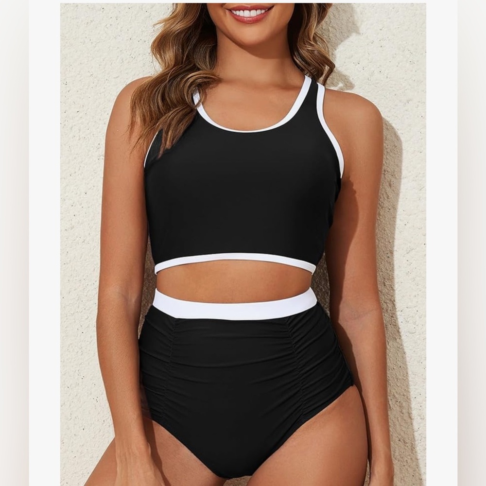 Black and White Women's Swim Set